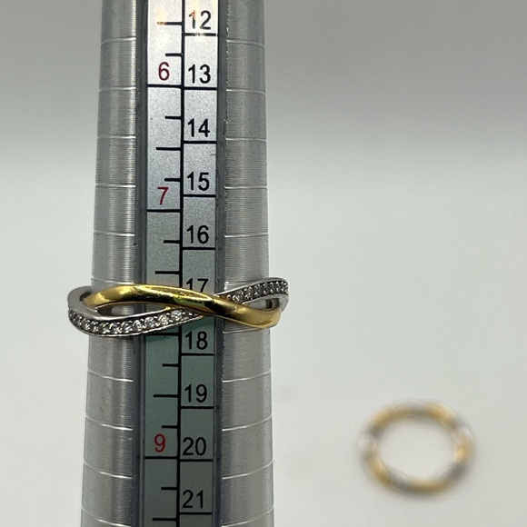 Jewelry - Two-Tone Infinity Ring with Pavé Accents - Gold Tone & Silver. 925 Size 8